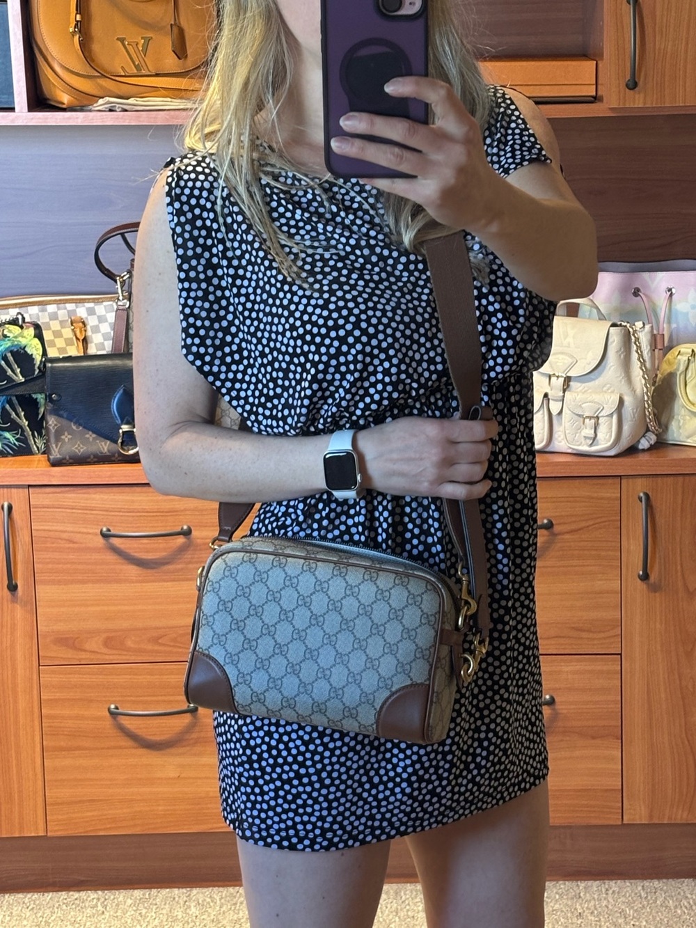 Beautiful Gucci Small Emblem Crossbody - Picture 1 of 16